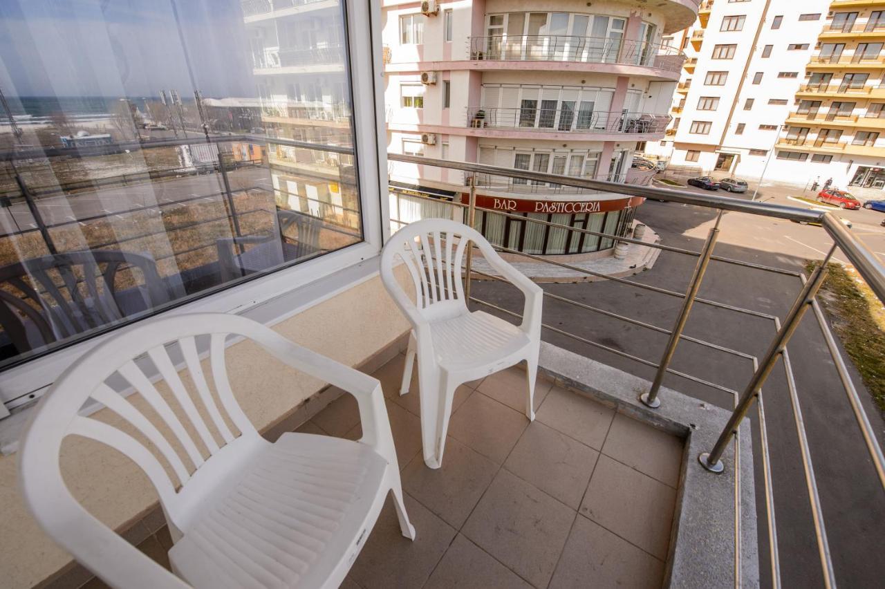 Summerland Relax Apartments Mamaia Exterior photo